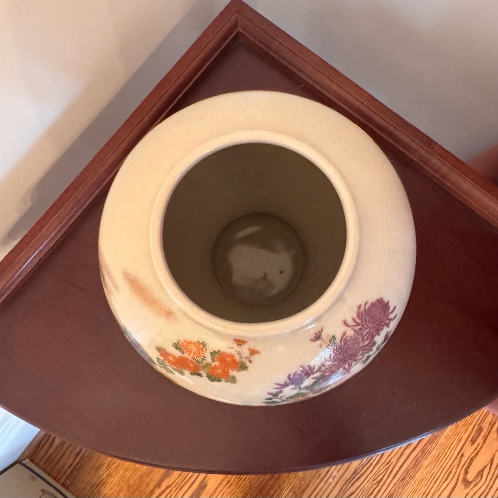 Vintage Japanese Porcelain Crackle Glaze Ginger Jar with Lid - Picture 6 of 12